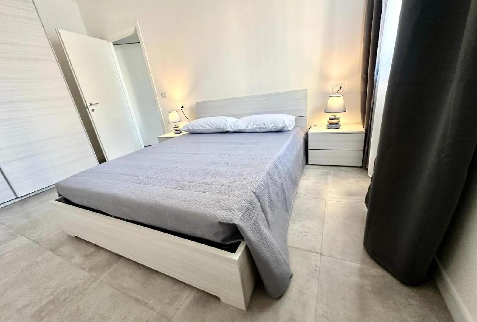 Lux Apartments Sky Follonica 0*,